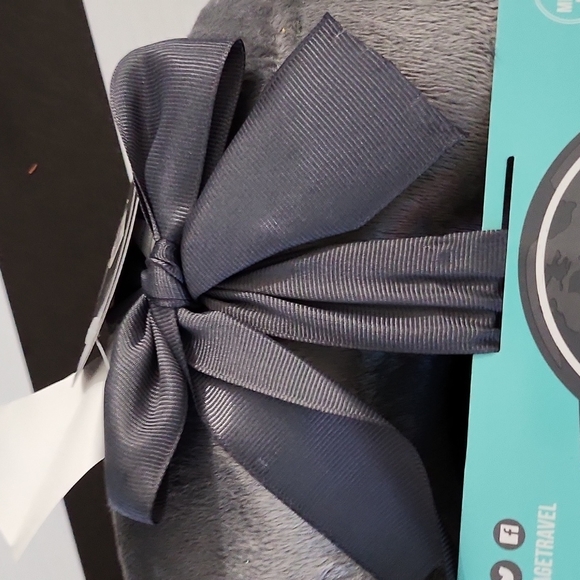 Bon Voyage Memory Foam Neck Pillow & Blanket Travel Gift Set - Picture 10 of 16